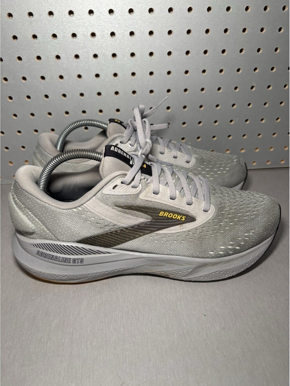 Brooks Adrenaline GTS 24 Mens 9.5 2E EE Wide Shoes Gray Grey Yellow Sneakers
